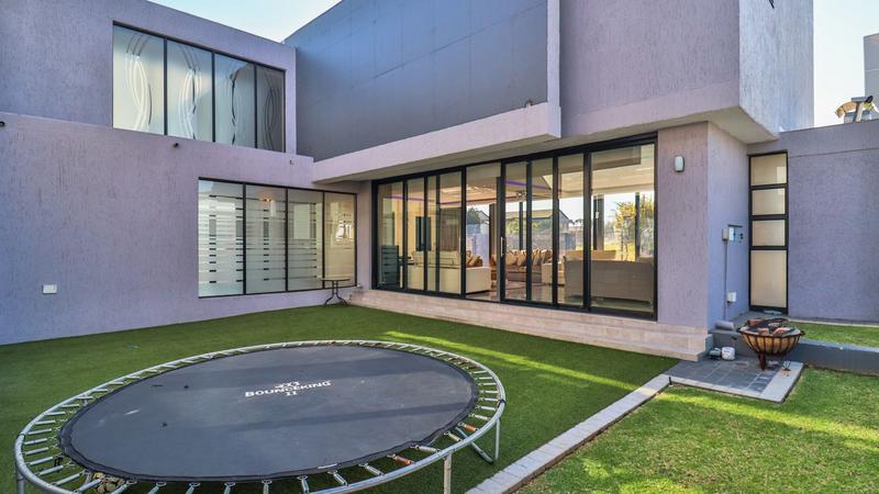 5 Bedroom Property for Sale in Midstream Ridge Gauteng