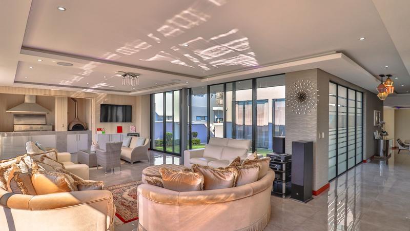 5 Bedroom Property for Sale in Midstream Ridge Gauteng