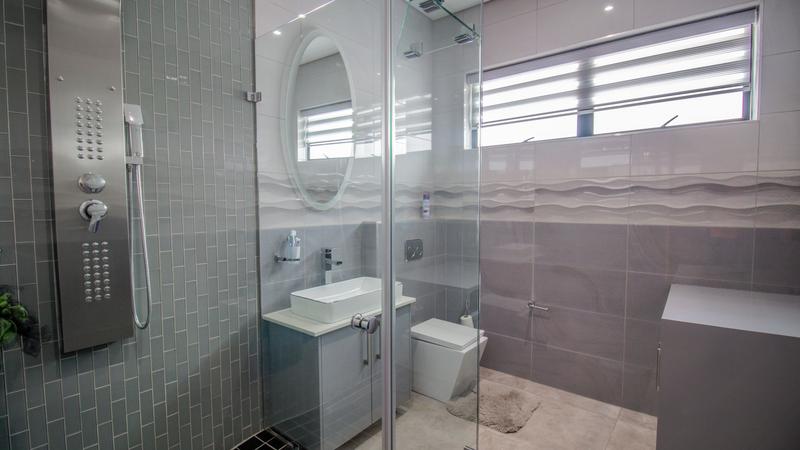 5 Bedroom Property for Sale in Midstream Ridge Gauteng