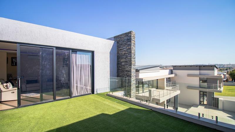 5 Bedroom Property for Sale in Midstream Ridge Gauteng