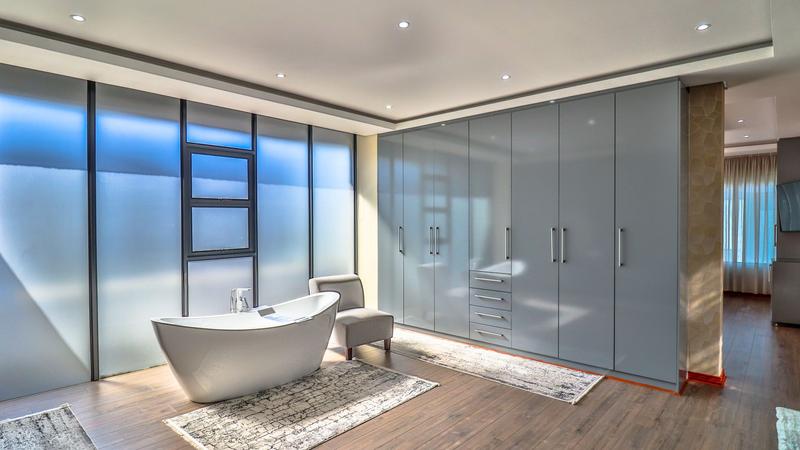 5 Bedroom Property for Sale in Midstream Ridge Gauteng