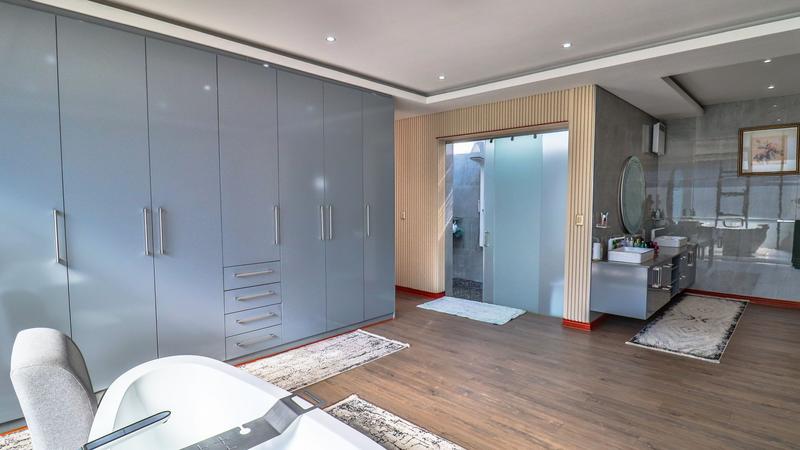 5 Bedroom Property for Sale in Midstream Ridge Gauteng