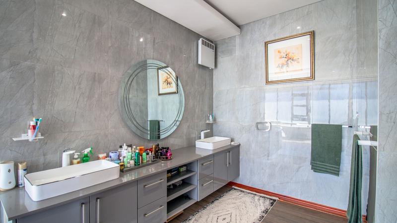 5 Bedroom Property for Sale in Midstream Ridge Gauteng