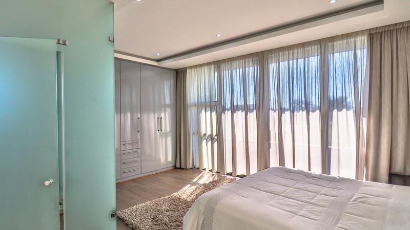 5 Bedroom Property for Sale in Midstream Ridge Gauteng