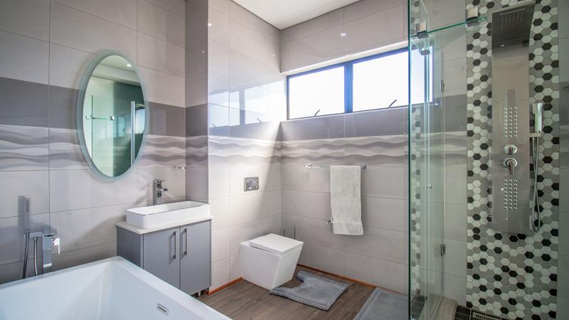 5 Bedroom Property for Sale in Midstream Ridge Gauteng
