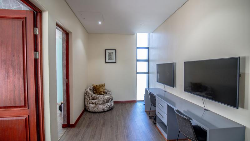5 Bedroom Property for Sale in Midstream Ridge Gauteng