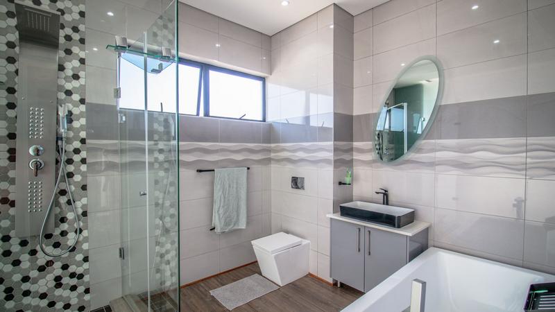 5 Bedroom Property for Sale in Midstream Ridge Gauteng