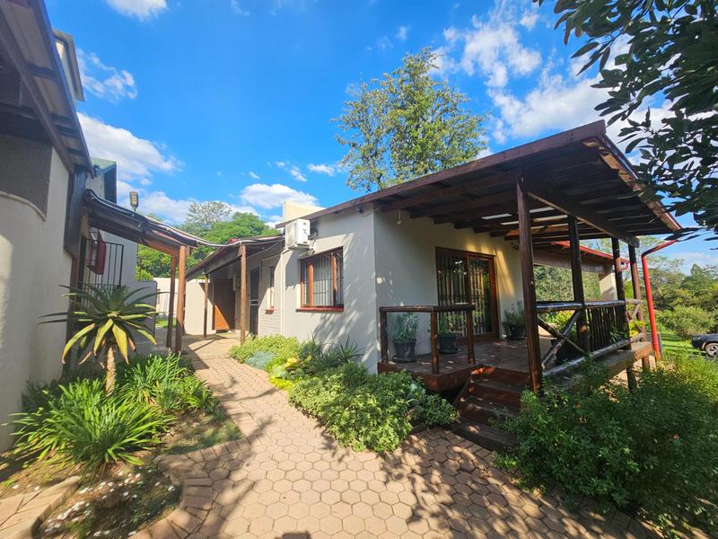6 Bedroom Property for Sale in Zonnehoewe A H Gauteng