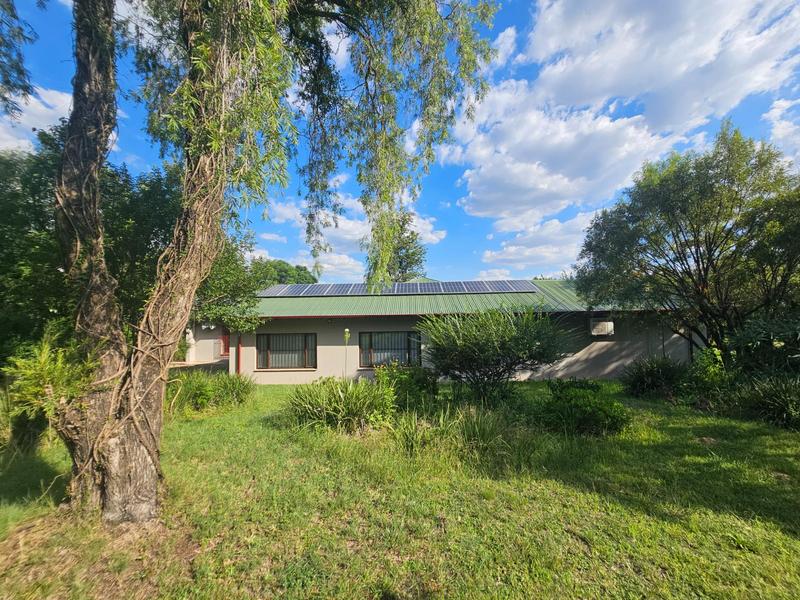 6 Bedroom Property for Sale in Zonnehoewe A H Gauteng