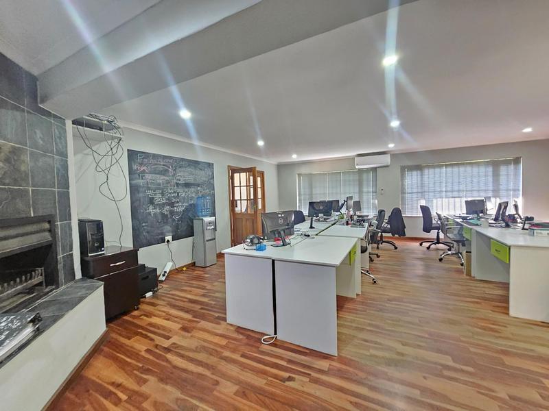 6 Bedroom Property for Sale in Zonnehoewe A H Gauteng