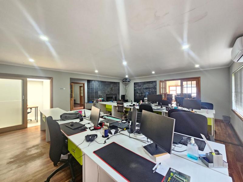 6 Bedroom Property for Sale in Zonnehoewe A H Gauteng