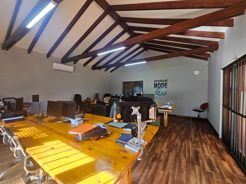 6 Bedroom Property for Sale in Zonnehoewe A H Gauteng