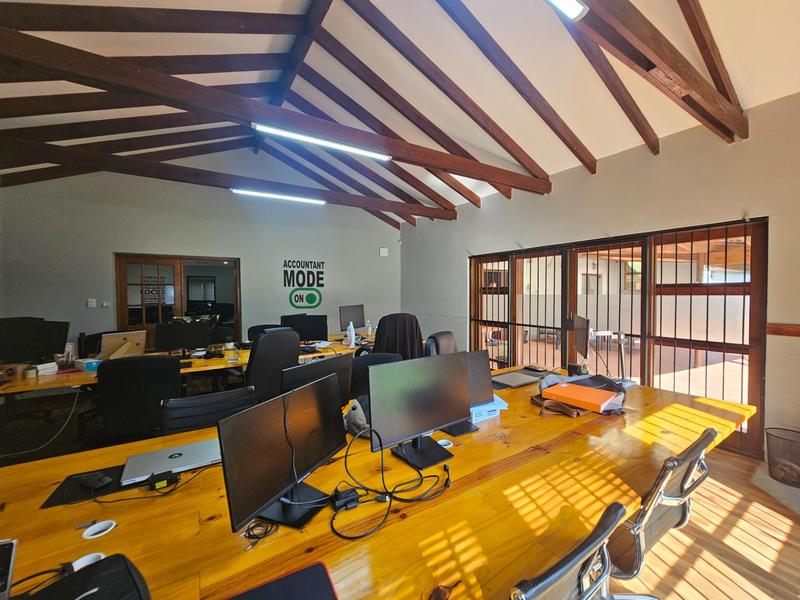 6 Bedroom Property for Sale in Zonnehoewe A H Gauteng