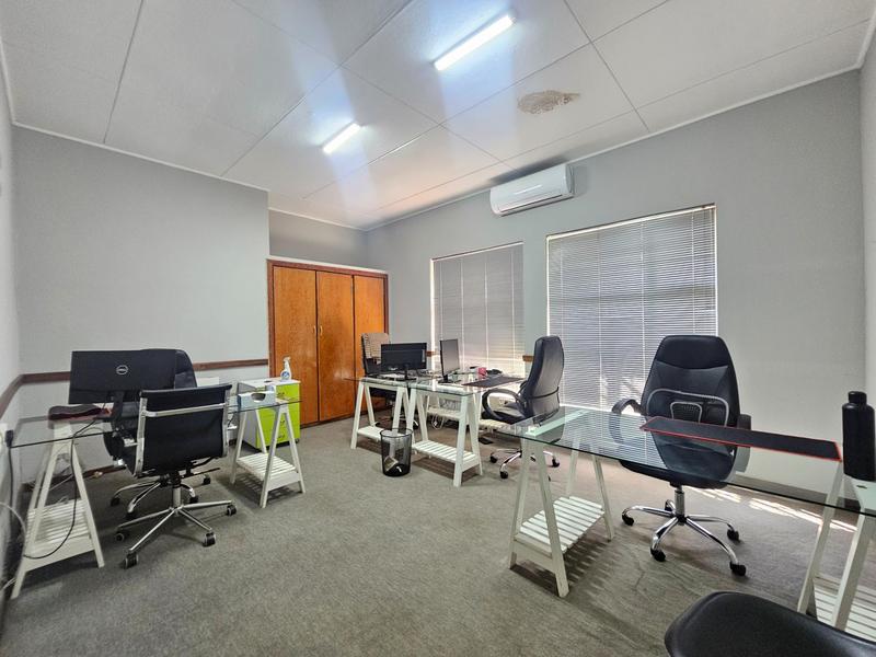 6 Bedroom Property for Sale in Zonnehoewe A H Gauteng