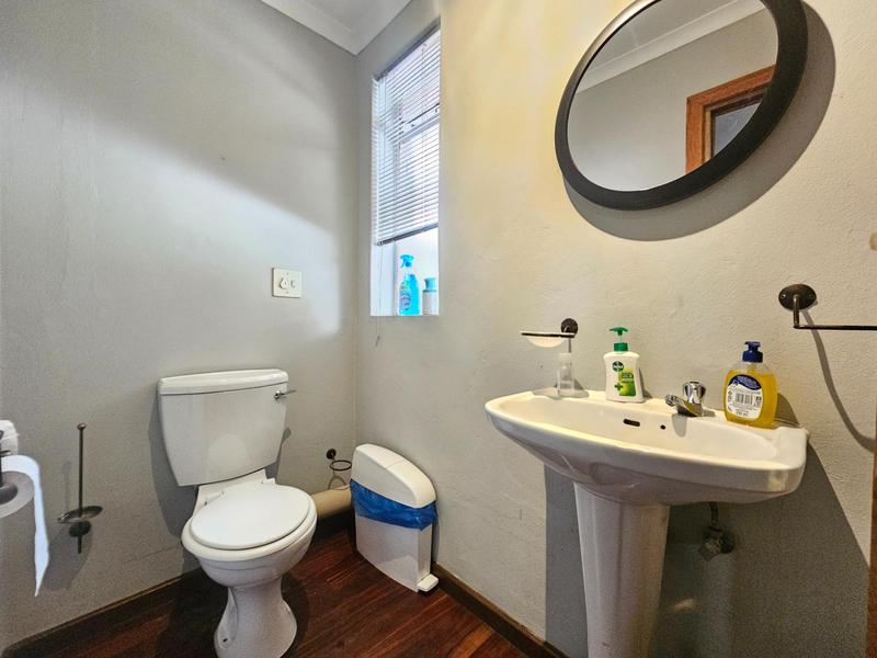 6 Bedroom Property for Sale in Zonnehoewe A H Gauteng