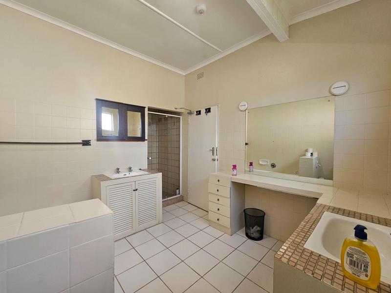 6 Bedroom Property for Sale in Zonnehoewe A H Gauteng