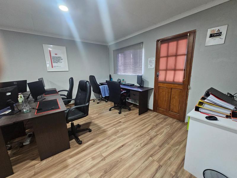 6 Bedroom Property for Sale in Zonnehoewe A H Gauteng