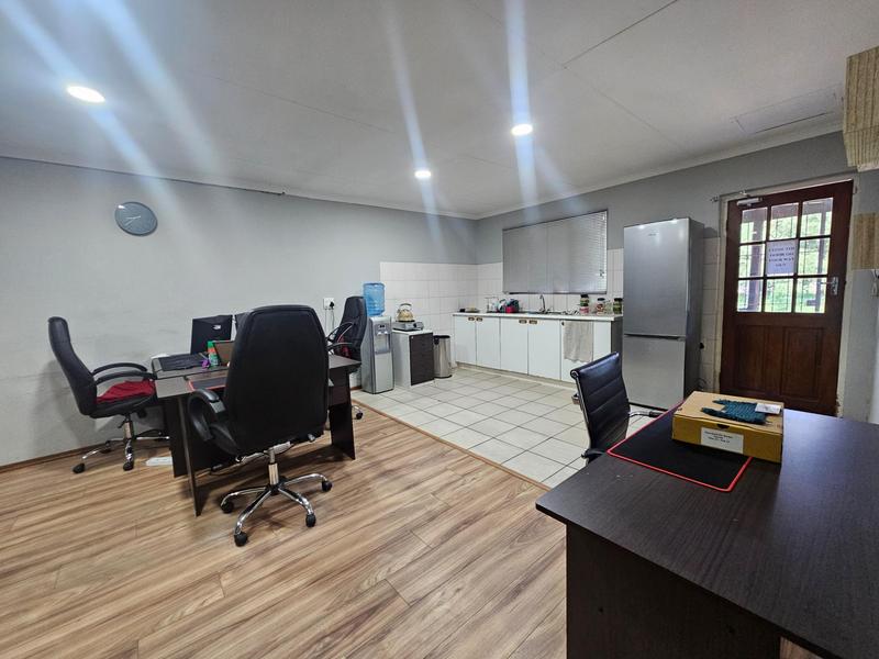 6 Bedroom Property for Sale in Zonnehoewe A H Gauteng