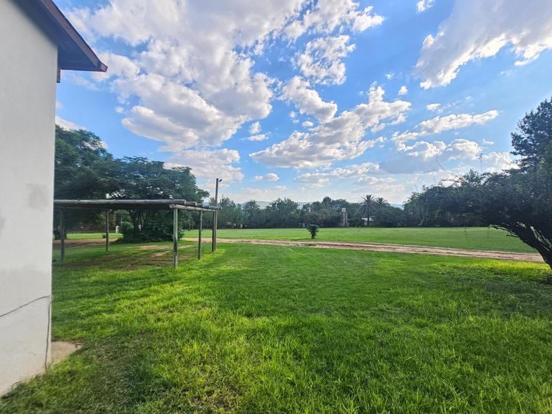 6 Bedroom Property for Sale in Zonnehoewe A H Gauteng