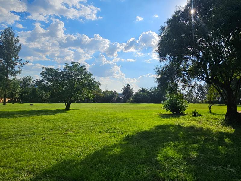 6 Bedroom Property for Sale in Zonnehoewe A H Gauteng