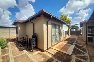 3 Bedroom Property for Sale in The Orchards Gauteng