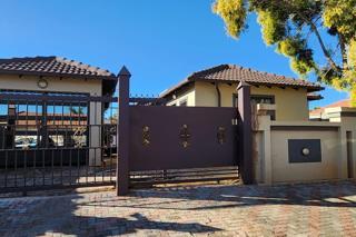 3 Bedroom Property for Sale in The Orchards Gauteng