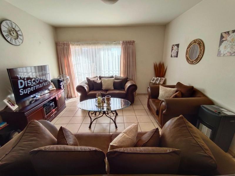 2 Bedroom Property for Sale in Theresa Park Gauteng
