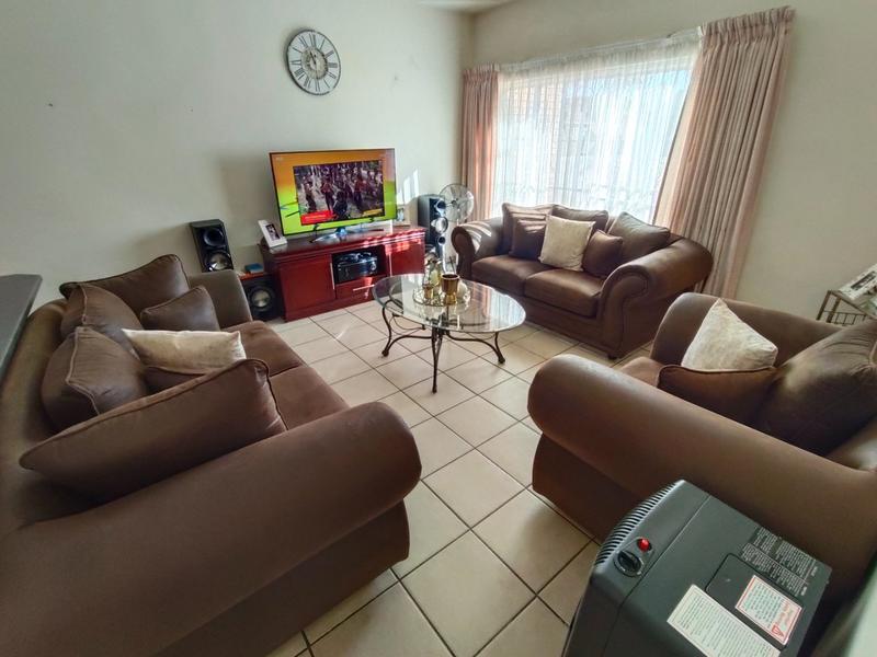 2 Bedroom Property for Sale in Theresa Park Gauteng