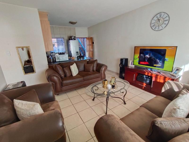 2 Bedroom Property for Sale in Theresa Park Gauteng