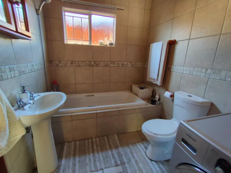 2 Bedroom Property for Sale in Theresa Park Gauteng