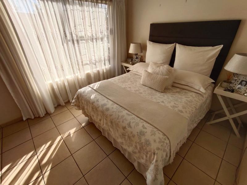 2 Bedroom Property for Sale in Theresa Park Gauteng