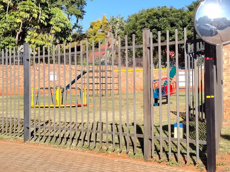 2 Bedroom Property for Sale in Theresa Park Gauteng