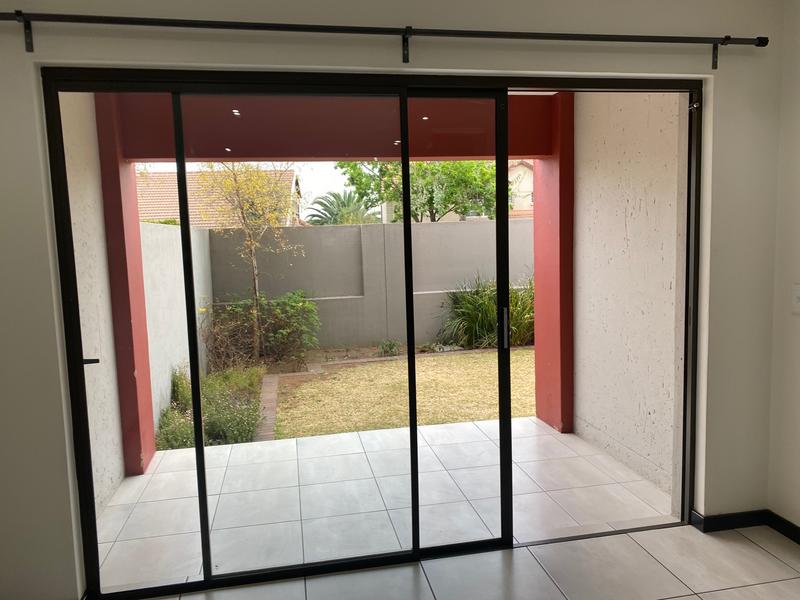 To Let 1 Bedroom Property for Rent in Sunninghill Gauteng