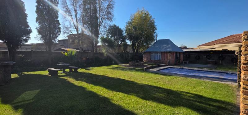 5 Bedroom Property for Sale in Vanderbijlpark SE 4 Gauteng