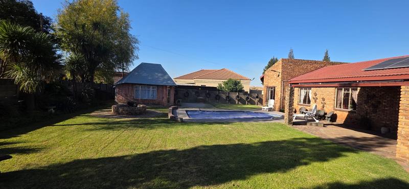 5 Bedroom Property for Sale in Vanderbijlpark SE 4 Gauteng