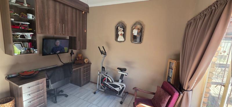 5 Bedroom Property for Sale in Vanderbijlpark SE 4 Gauteng