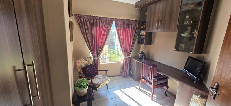 5 Bedroom Property for Sale in Vanderbijlpark SE 4 Gauteng