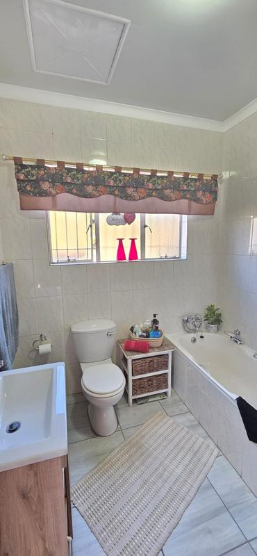 5 Bedroom Property for Sale in Vanderbijlpark SE 4 Gauteng