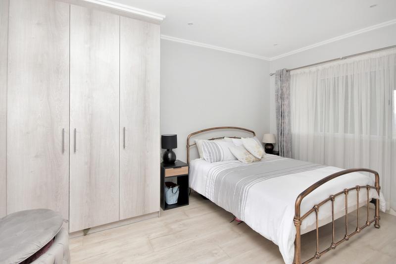 2 Bedroom Property for Sale in Morningside Gauteng