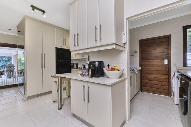 4 Bedroom Property for Sale in Sunninghill Gauteng