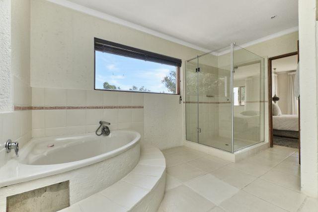 4 Bedroom Property for Sale in Sunninghill Gauteng