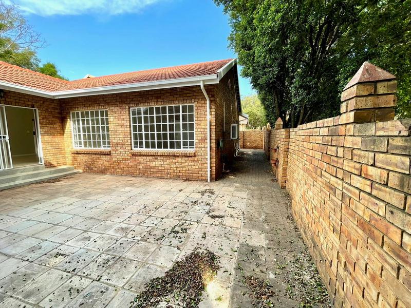 To Let 3 Bedroom Property for Rent in Eldoglen Gauteng