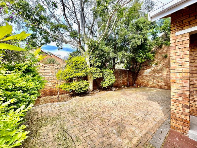 To Let 3 Bedroom Property for Rent in Eldoglen Gauteng