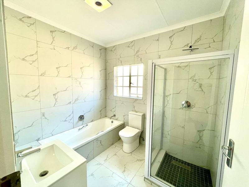To Let 3 Bedroom Property for Rent in Eldoglen Gauteng