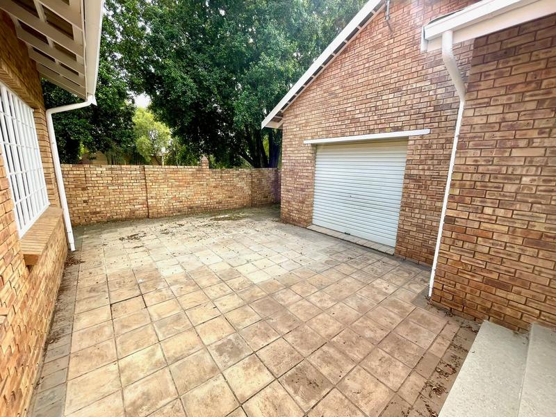To Let 3 Bedroom Property for Rent in Eldoglen Gauteng