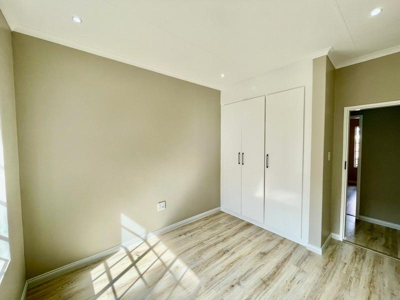 To Let 3 Bedroom Property for Rent in Eldoglen Gauteng