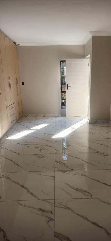 To Let 5 Bedroom Property for Rent in Eldopark Gauteng