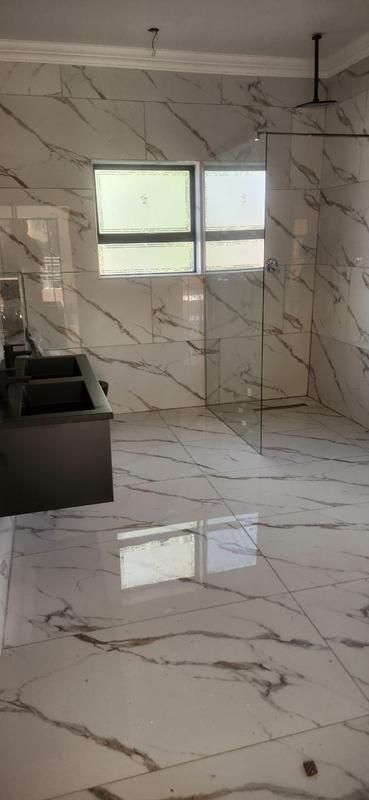 5 Bedroom Property for Sale in Eldopark Gauteng