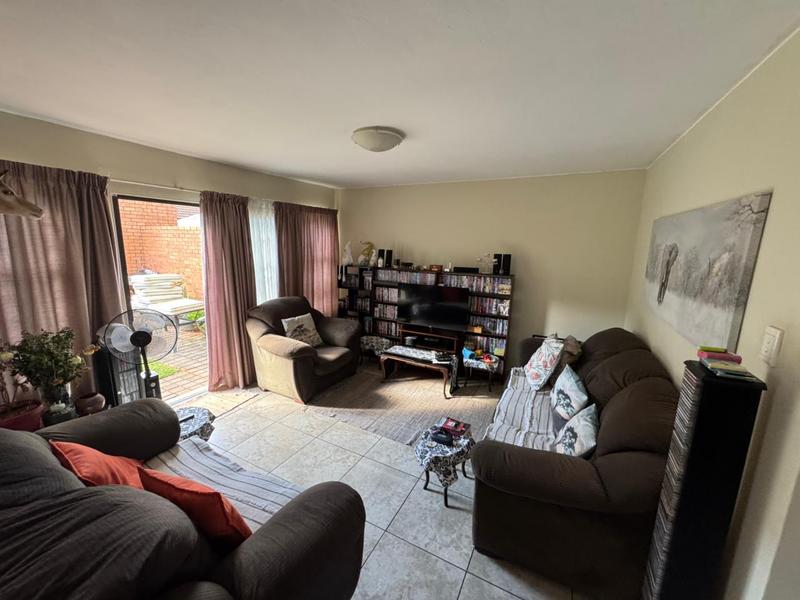 To Let 3 Bedroom Property for Rent in Die Wilgers Gauteng