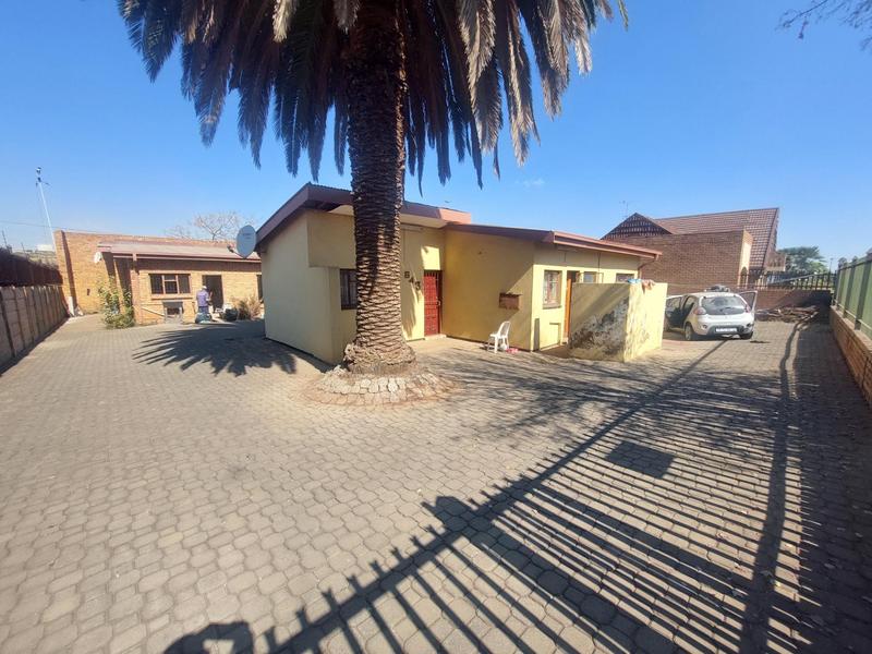 To Let 2 Bedroom Property for Rent in Laudium Gauteng